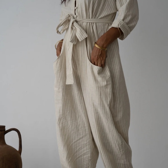 IRIS - ORGANIC PINSTRIPE JUMPSUIT Avy and Co - Picture 3 of 6